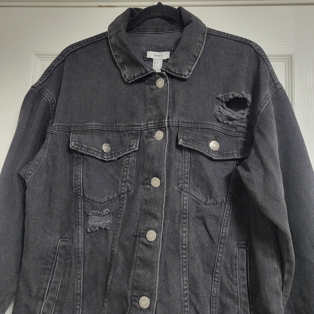 Forever 21 NWT black Distressed Denim Jacket Size Medium. - Picture 4 of 9
